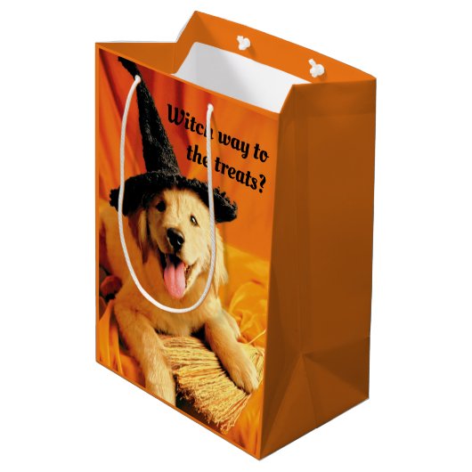 Pup with heks Pet and Broom Medium Cadeauzakje (Achterkant Gekanteld)