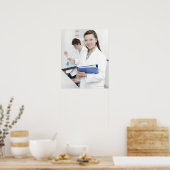 Pupils in een wetenschappelijke les. poster (Keuken)