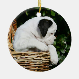 Puppies in mandje keramisch ornament