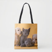 Puppies met Russische blauwe kittens en dachshund Tote Bag (Voorkant)