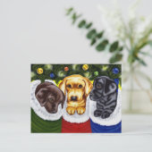 Puppies van Christmas Surprise Labrador Feestdagenkaart (Staand voorkant)