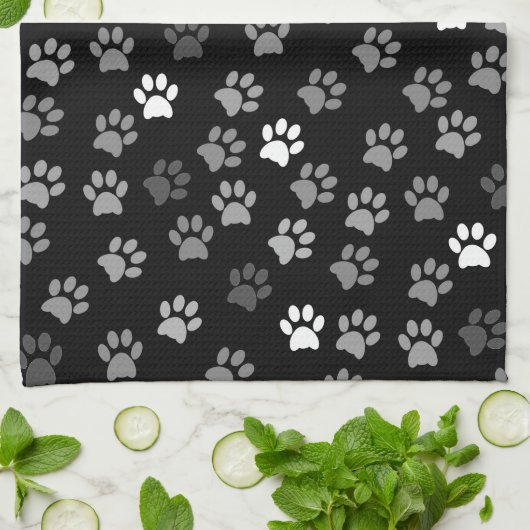Puppy Dog Paw Print | Zwart wit en grijs Theedoek (Gevouwen)