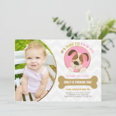 Puppy dog-uitnodiging roze en Gold Paw-ty Kaart (Staand voorkant)