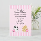 Puppy hond en harten verjaardagsuitnodiging voor m kaart (Staand voorkant)