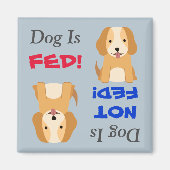 Puppy hond is gevoed / niet gevoed magneet (Voorkant)