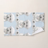 Puppy Hugging Zijn Speelgoed Handdoek (Handdoek)