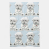 Puppy Hugging Zijn Speelgoed Theedoek (Verticaal)