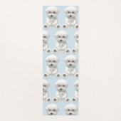 Puppy Hugging Zijn Speelgoed Yogamat (Voorkant)