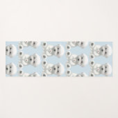 Puppy Hugging Zijn Speelgoed Yogamat (Voorkant (horizontaal))