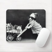 Puppy met Drie Kittens in een Carriage Muismat (Met muis)