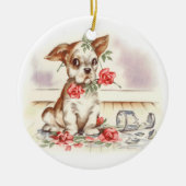  puppy met gebroken vaas en roze rozen keramisch ornament (Voorkant)