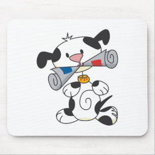 Puppy Met Kranten T-shirts En Geschenken Muismat