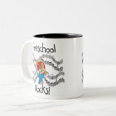 Puppy met potlood voorschoolse rotsen tweekleurige koffiemok (Voorkant links)