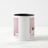Puppy met taart op de vloer mok (Midden)