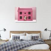 Puppy peering uit het huis van de pop canvas afdruk (Insitu (Slaapkamer))