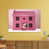 Puppy peering uit het huis van de pop canvas afdruk (Insitu (Woonkamer))