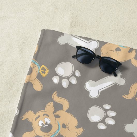 Puppy Scooby-Doo Bone & Paw Print Patroon Strandlaken (In situ)