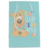 Puppy Scooby-Doo "Eat, Sleep, Play, Repeëren" Medium Cadeauzakje (Voorkant)