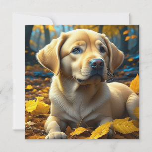 Puppy speelt in herfstbladeren