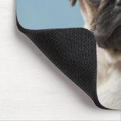 Puppy tegen blauwe achtergrond muismat (Hoek)