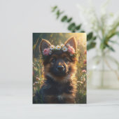 Puppy van een Duitse herder in een bloemenkroon Briefkaart (Staand voorkant)
