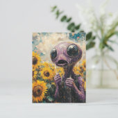 Purple Alien in a Sunflower Field Briefkaart (Staand voorkant)