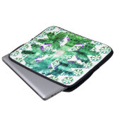 Purple and Blue Snowflakes on an Electronics Bag Laptop Sleeve (Voorkant onderkant)