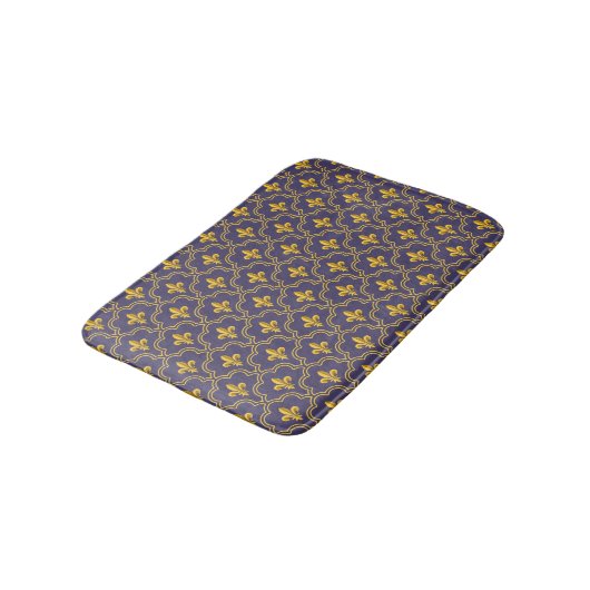 Purple and gold fleur-de-lys quatrefoil pattern badmat (Gekanteld)