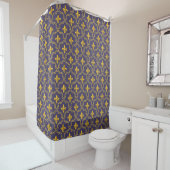 Purple and gold fleur-de-lys quatrefoil pattern douchegordijn (In situ)