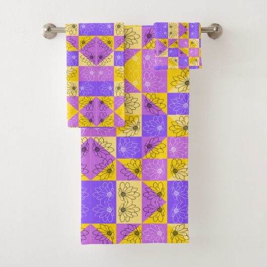 Purple and gold summer floral seamless pattern bad handdoek (Insitu)