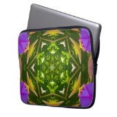 PURPLE AND GREEN ABSTRACT DRAWING. SAMER BRASIL. 4 LAPTOP SLEEVE (Voorkant Links)
