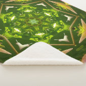 PURPLE AND GREEN ABSTRACT DRAWING. SAMER BRASIL. 4 SHERPA DEKEN (3/4)