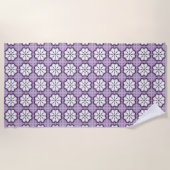 Purple and white floral patterned strandlaken (Voorkant)