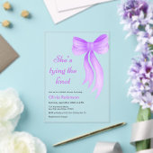 Purple Bow She's Tying the Knot Bridal Shower Acryl Uitnodigingen (Insitu (Huwelijk))