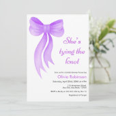 Purple Bow She's Tying the Knot Bridal Shower Kaart (Staand voorkant)