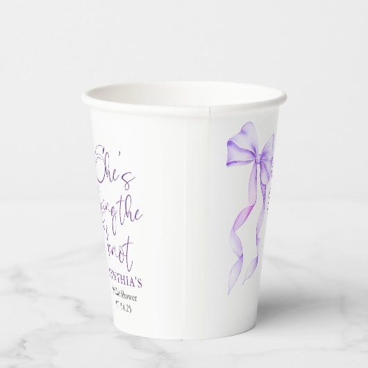 Purple Bow She's Tying the Knot Bridal Shower Papieren Bekers (Rechts)