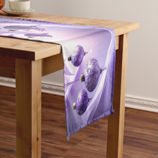 Purple Christmas Ball Holiday Table Runner Medium Tafelloper (Voorbeeld)
