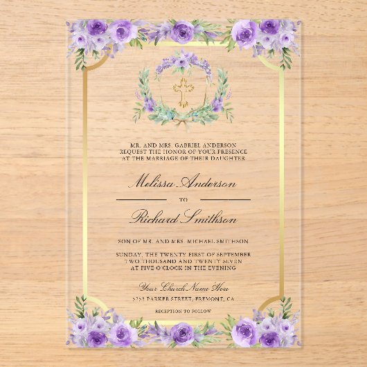 Purple Floral Gold Catholic Cross Wedding Acryl Uitnodigingen (Voorkant)