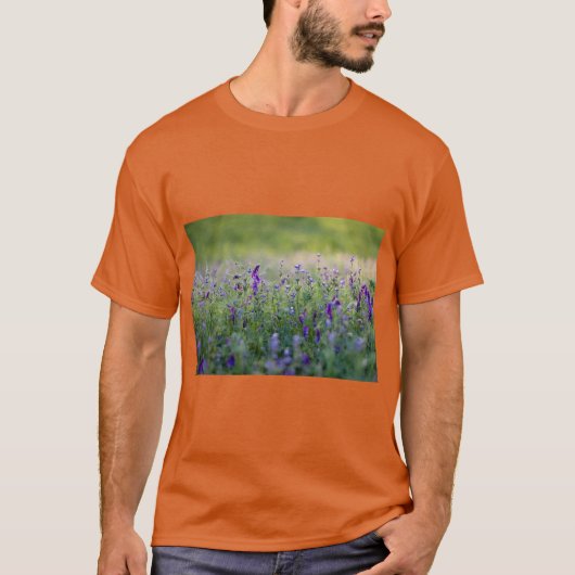 Purple Flowers Design Logo – Elegance in Bloom T-shirt (Voorkant)