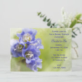 Purple Flowers Garden Bridal Shower Uitnodiging (Staand voorkant)