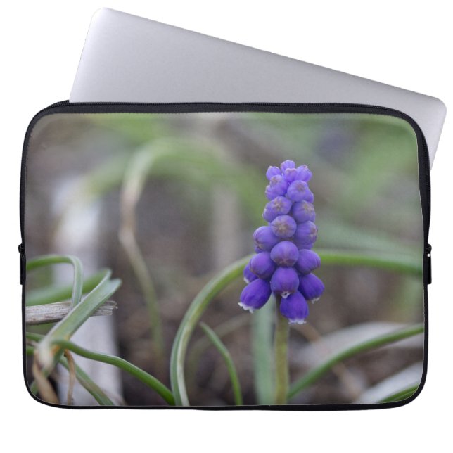 Purple Flowers Laptop Sleeve (Voorkant)