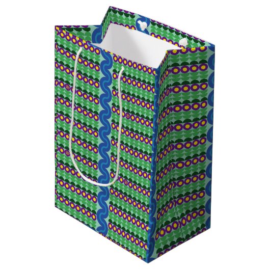 Purple Flowers - Medium Gift Bag Cadeauzakje (Voorkant Gekanteld)