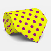 Purple On Yellow Polka Dots Pattern Design  Stropdas (Opgerold)
