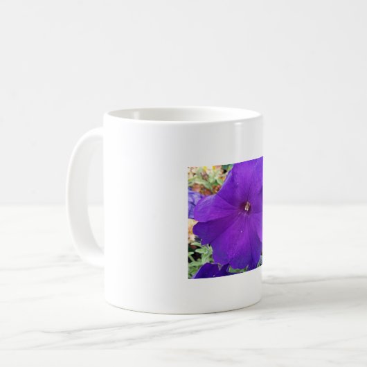Purple Petunia Coffee Mug Koffiemok (Voorkant links)