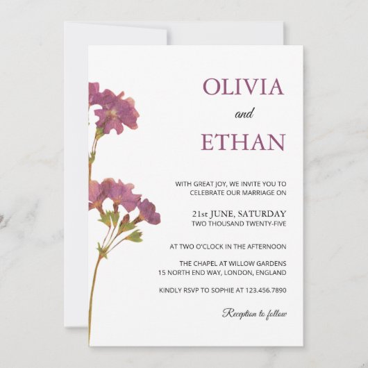 Purple Petunia Floral Wedding Invitation Kaart (Voorkant)