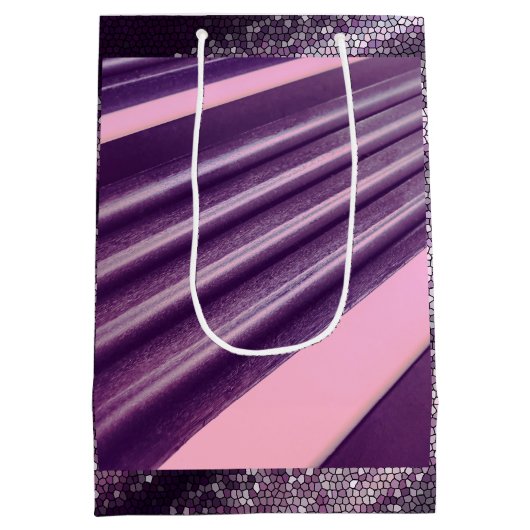 Purple pink abstract stripes with elegant sparkle medium cadeauzakje (Achterkant)