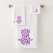 Purple Squid Design Monogrammed Bad Handdoek (Insitu)