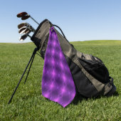 Purple towel featuring a symmetrical pattern  golfhanddoek (Groen)