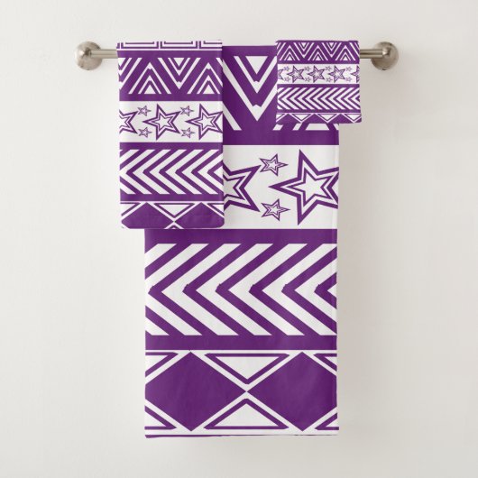 Purple Tribal Design Bad Handdoek (Insitu)