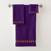 Purple + Trim Decorative  Bad Handdoek (Insitu)